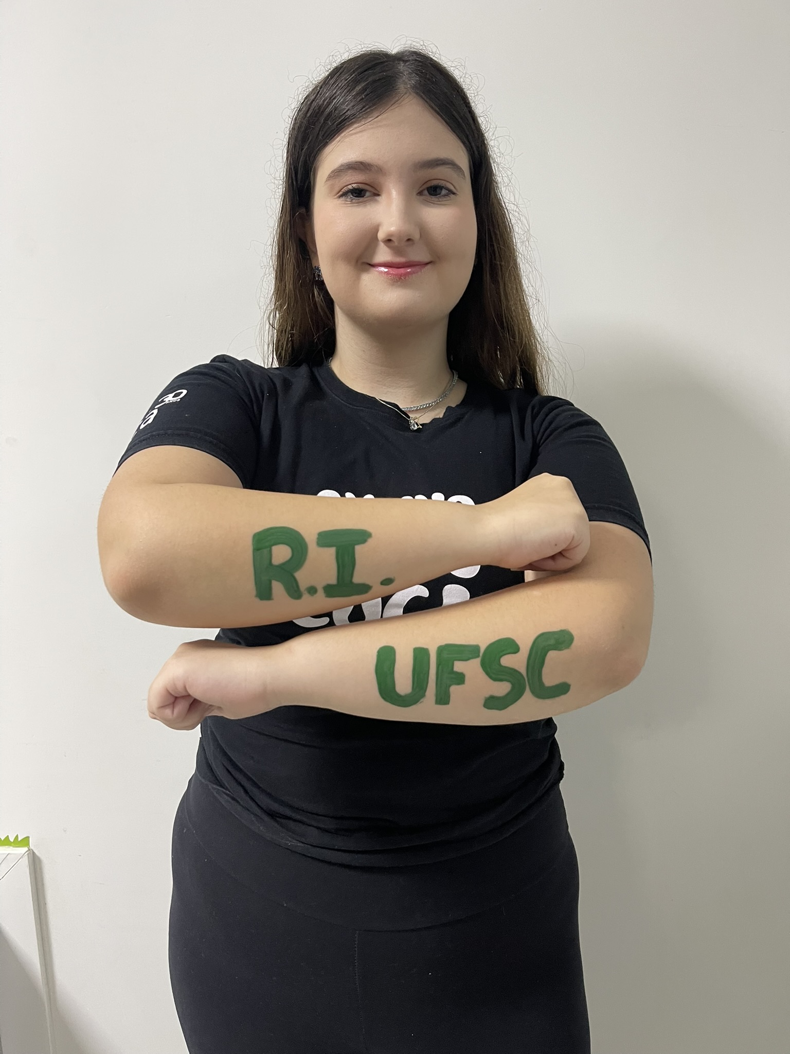 Helena, aprovada em Relações Internacionais na UFSC